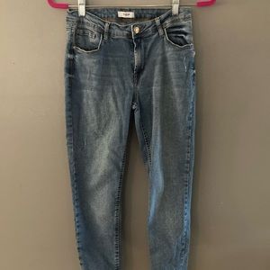 Size 8 Kensie jeans